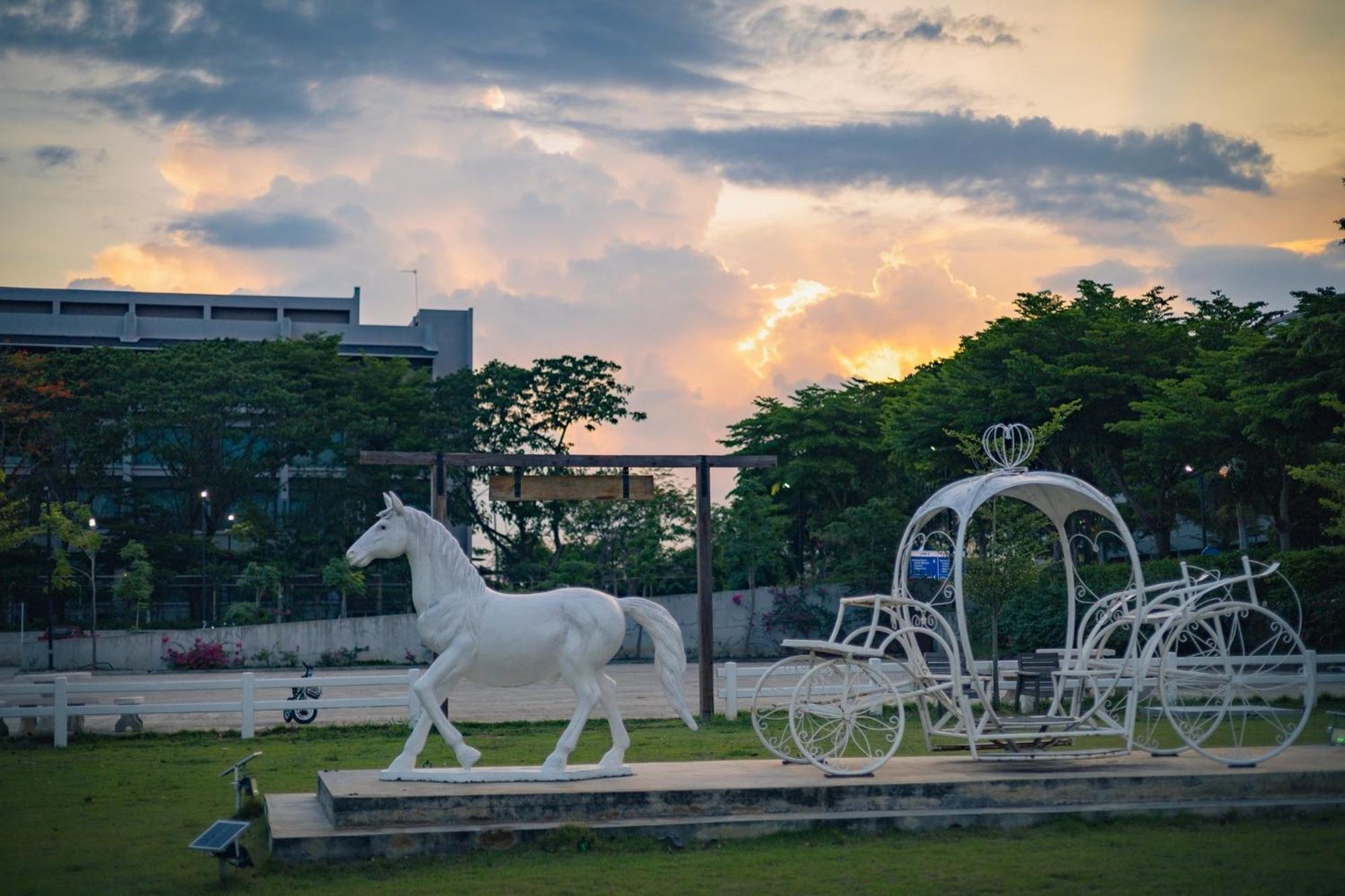 The Cavalli Casa Resort Phra Nakhon Si Ayutthaya Buitenkant foto